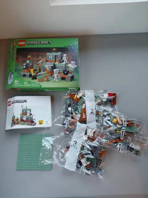 LEGO Minecraft 21271 The Trial Chamber Complete Set 322 pcs NEW Open Box