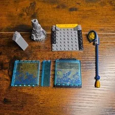 LEGO Batman Batcave 6860 Replacement Pieces Poison Ivy Holding Cell Wall