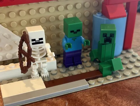 LEGO Minecraft Mobs Minifigures Lot Of 3, Skeleton, Creeper, Zombie