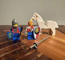 Vintagew LEGO Castle Royal Knights Minifigure Lot with White Horse & Accessories