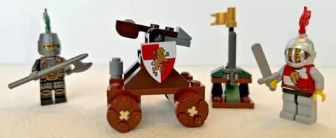 LEGO 7950 Knight's Showdown Castle 100% Complete with Instructions