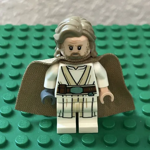 LEGO Star Wars Old Luke Skywalker Minifig 75200 AUTHENTIC