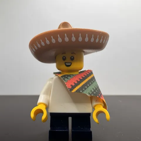 LEGO COLLECTABLE MINIFIGURE Piñata Boy (COL358) Lot 18