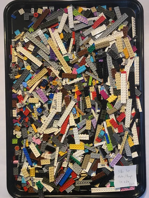 Lego 2X Flat Plates (Lot 5.03) – Random Selection of Sizes and Colors