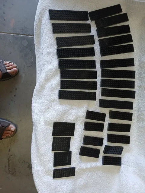 LEGO Black Lot Of 31 Pieces Thin & Thick Base Brick
