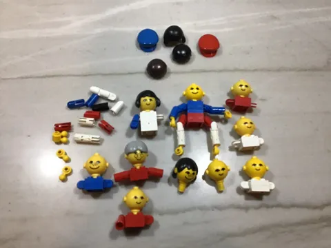 Vintage 1970’s Lego Homemaker Family Maxifigures (Big Heads) Grandma Kids Lot
