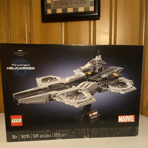 LEGO Marvel Infinity Saga Avengers Helicarrier 76295 509 pcs 18+ Stand