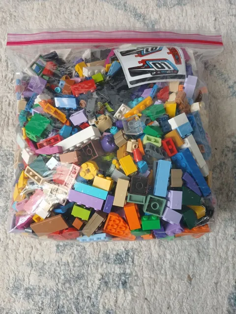 2 lbs 47oz of LEGO Multicolor Bricks Blocks Mixed Pieces