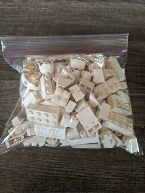 LEGO? WHITE COLOR 100+ PIECE LOT VARIOUS SIZES & SHAPES PREOWNED PLEASE READ!
