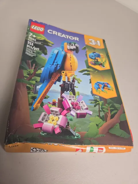 LEGO Creator 31136 3 in 1 Exotic Parrot Building Toy Set 253 Pcs Box Damaged