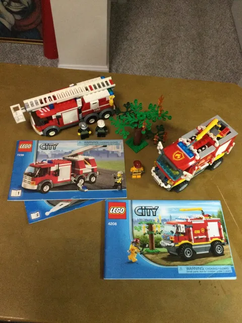 LEGO City Fire 4208 Fire Truck 4x4 & 7239 Fire Truck w/ Figures & Manuals
