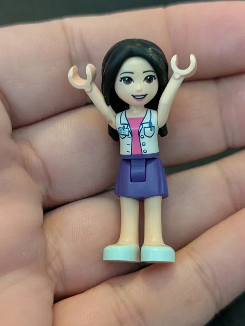 Lego friends minifigure Emma from set 41360 minidoll girl