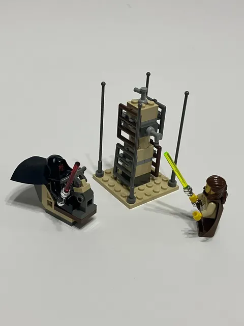 LEGO Star Wars Lightsaber Duel (7101) Complete With Minifigures and Instructions