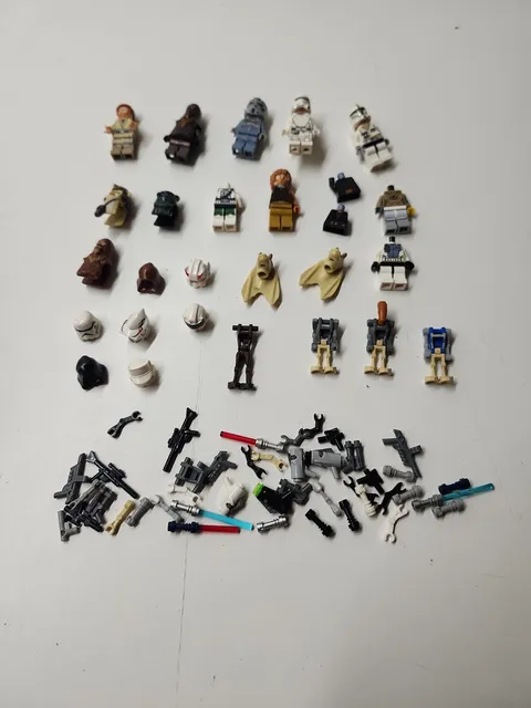 Bulk Lot of LEGO Star Wars Minifigures, Weapons, Droids And More