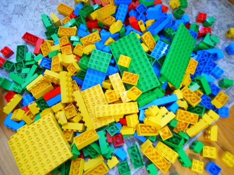 400+ LEGO Basic Bricks Blocks bulk lot mix colors over 100e Red Blue Yellow Gree