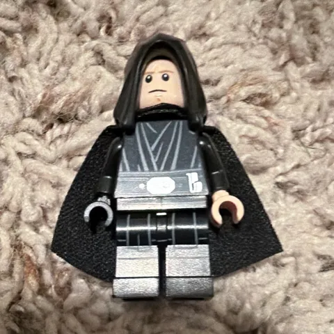 LEGO Minifigures Minifigure - Hooded Figure w/ Black Cape, Plastic/Fabric 4+