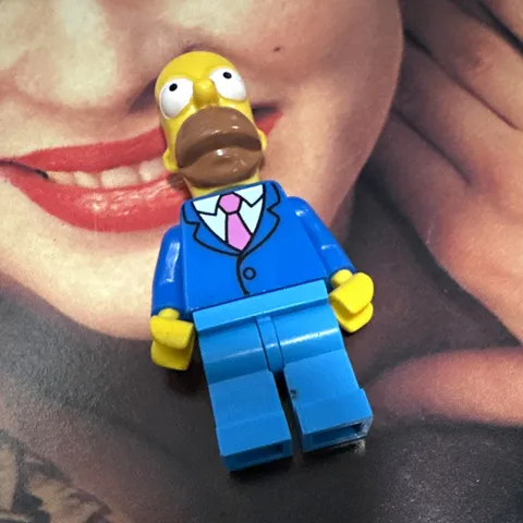 LEGO The Simpsons Homer Simpson Minifigure Blue Suit Pink Tie