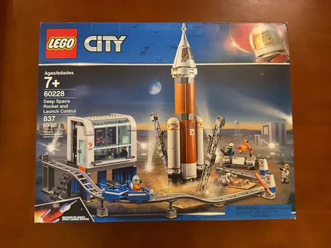 LEGO City 60228 Deep Space Rocket and Launch Control NEW Sealed Retired NASA