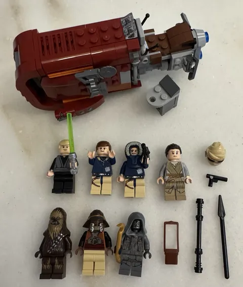 LEGO Star Wars 75099 Rey's Speeder + Luke Han Chewbacca Lando Rey Minifigures