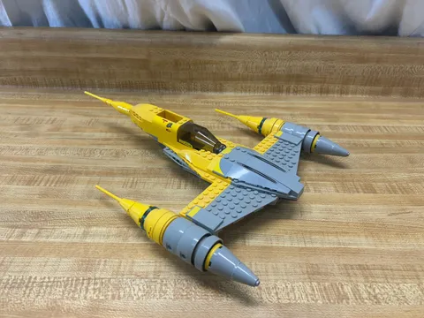 LEGO Star Wars Naboo Starfighter 7877 (incomplete)