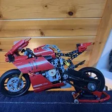 LEGO 42107 Technic Ducati Panigale V4 R - 99% Complete