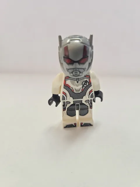 LEGO Ant-Man Minifigure White Jumpsuit sh563 Marvel Super Heroes Avengers