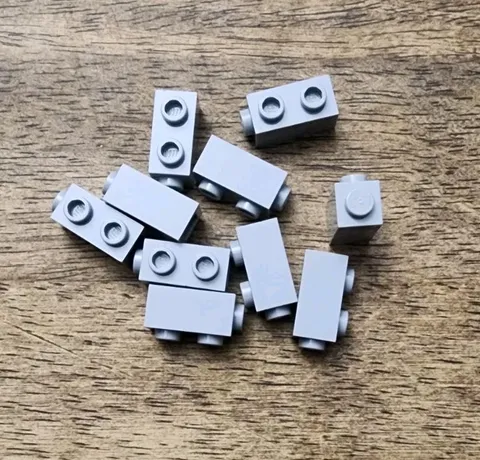 LEGO Light Bluish Gray Brick, 1 x 1 x 1 2/3, Studs on Side QTY 10. 32952