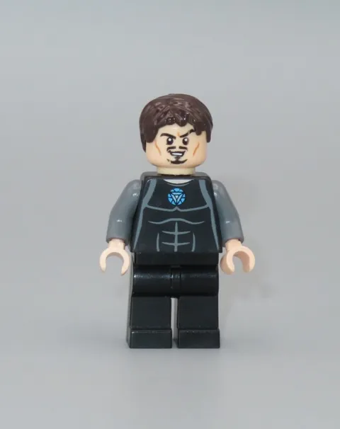 LEGO Marvel Super Heroes Tony Stark 76007 Malibu Mandarin Attack Iron Man