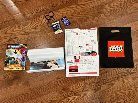 LEGO Fan Expo 2024 Bundle – Bag, Pass, Map, Poster & Book Lot