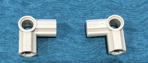 LEGO PART 32014 TECHNIC AXLE & PIN CONNECTOR ANGLED #6 90 DEGREES 2 PCS (GRAY)