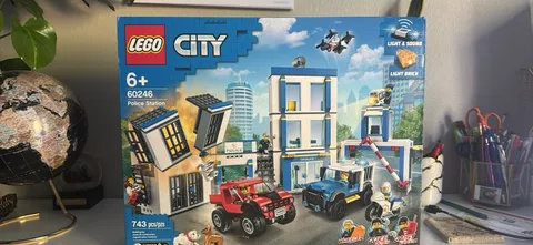 LEGO City: Police Station (60246) Used Complete Set W/Instructions Included