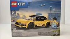 LEGO City Yellow Taxi Car 60487 Driver and Tourist Minifigures New Sealed