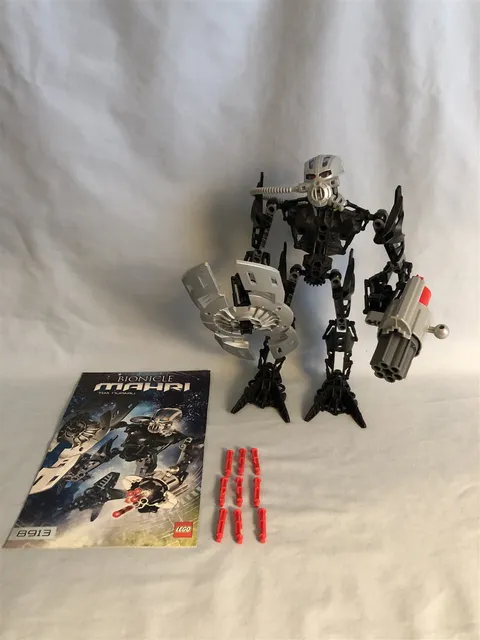 LEGO set 8913 Nuparu Toa Mahri BIONICLE 100% complete w/ instructions