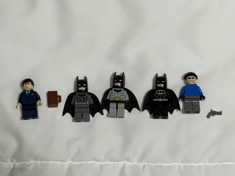 Lego Batman I Minifigures - 3 Classic Suits, Bruce Wayne, Freeze Henchman