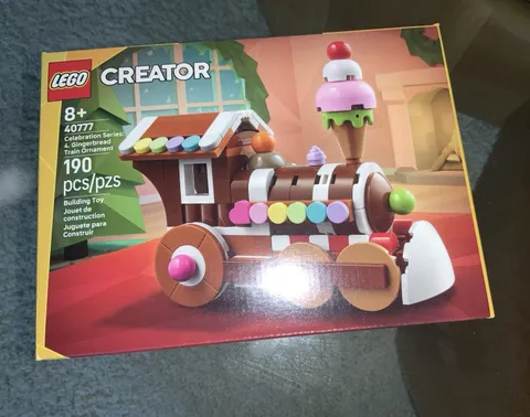 LEGO Creator Celebration Series Gingerbread Train Ornament 40777 190 pcs 8+