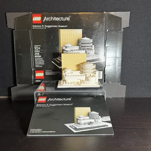 LEGO ARCHITECTURE: Solomon Guggenheim Museum (21004)