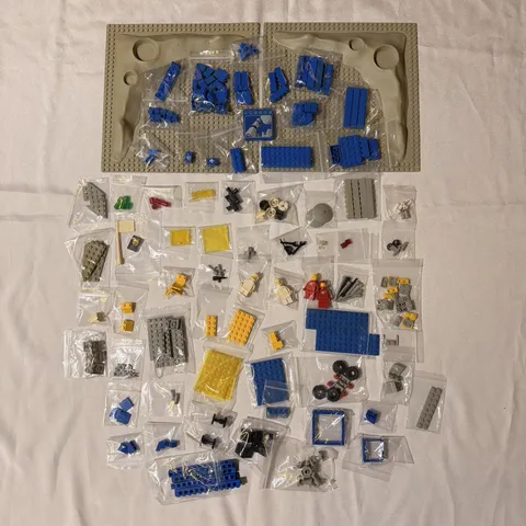 LEGO Space Beta-1 Command Base Set 6970 - Incomplete