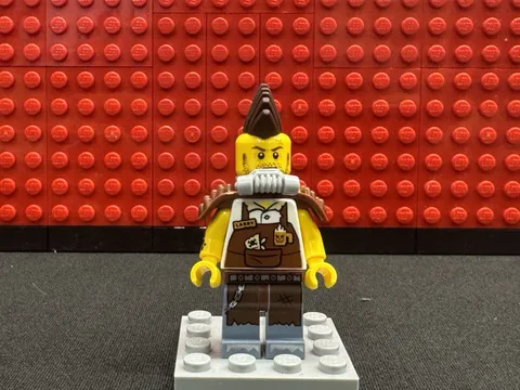 LEGO LARRY THE BARISTA LEGO MOVIE 2 tlm135