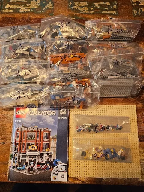 LEGO CREATOR: Corner Garage (10264) - Numbered Bags