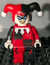 Classic Harley Quinn minifigure (designated bat026) Released In 2008