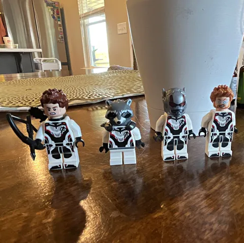LEGO minifigures Avengers wearing white Quantum Realm suits perfect condition
