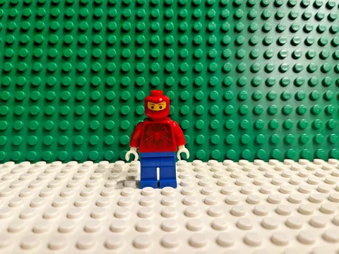 LEGO Spider-Man Balaclava Face Minifigure spd012 From 4850 DAMAGED(small cracks)