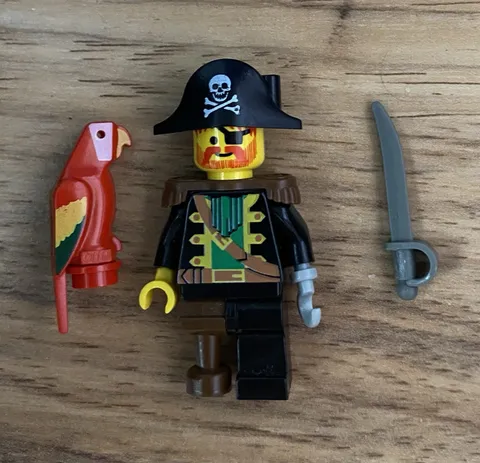 Lego Pirate Captain Red Beard Minifigure with Parrot 6250 6276 6285
