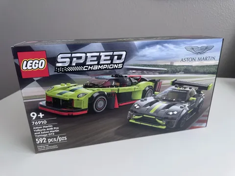 NEW! LEGO Aston Martin Valkyrie AMR Pro and Aston Martin Vantage GT3 RETIRED SET