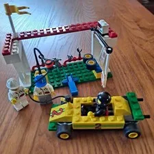 LEGO 6467 Power Pitstop Town Race 98% COMPLETE