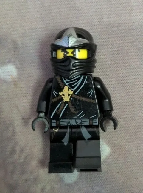 Lego Ninjago The Golden Weapons Cole Minifigure njo0006 Rare Retired