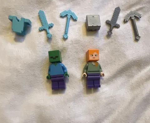 LEGO Minecraft Steve & Zombie Minifigures Lot of 2 w/ Weapons Accessories