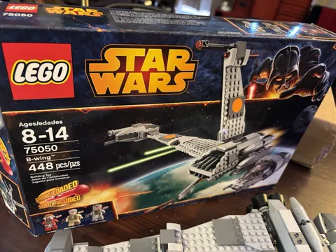 100 % - Complete LEGO Star Wars: B-Wing (75050)