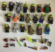Lot of 20 Twenty Alien Minifigures + Accesories New! OOP 