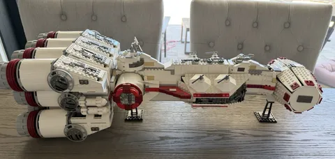 LEGO Star Wars: Rebel Blockade Runner (10019) Corellian Corvette, Tantive IV